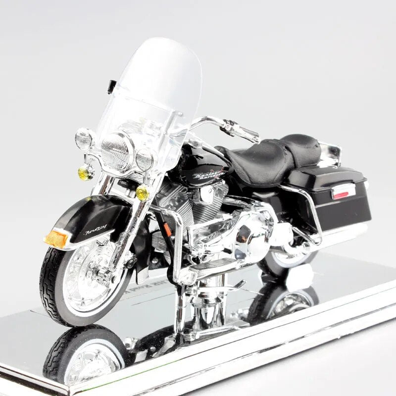 1/18 Scale Maisto FLHR Road King Motorcycle Model