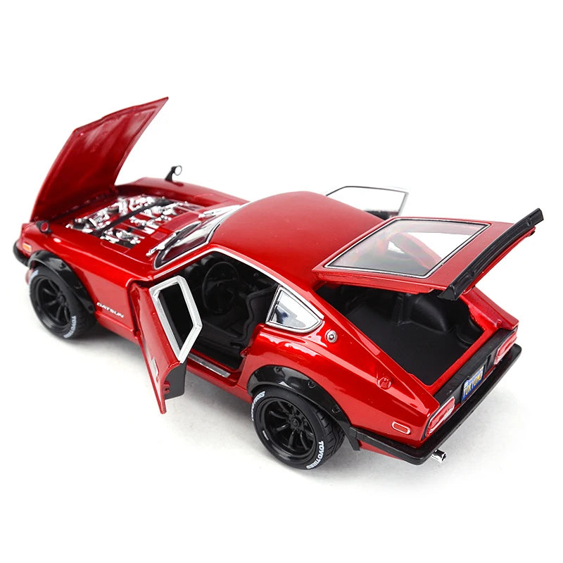 Maisto 1:18 1971 Datsun 240Z Sports Car Diecast Model