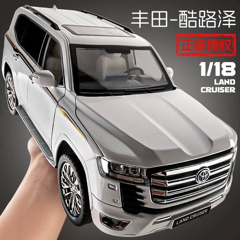 1/18 Land Cruiser SUV Diecast Model