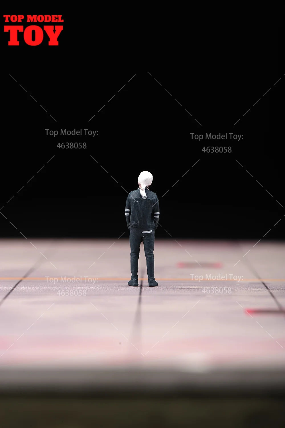 Painted Miniatures 1/64 Japan Black Racer Man Scene Props Figures