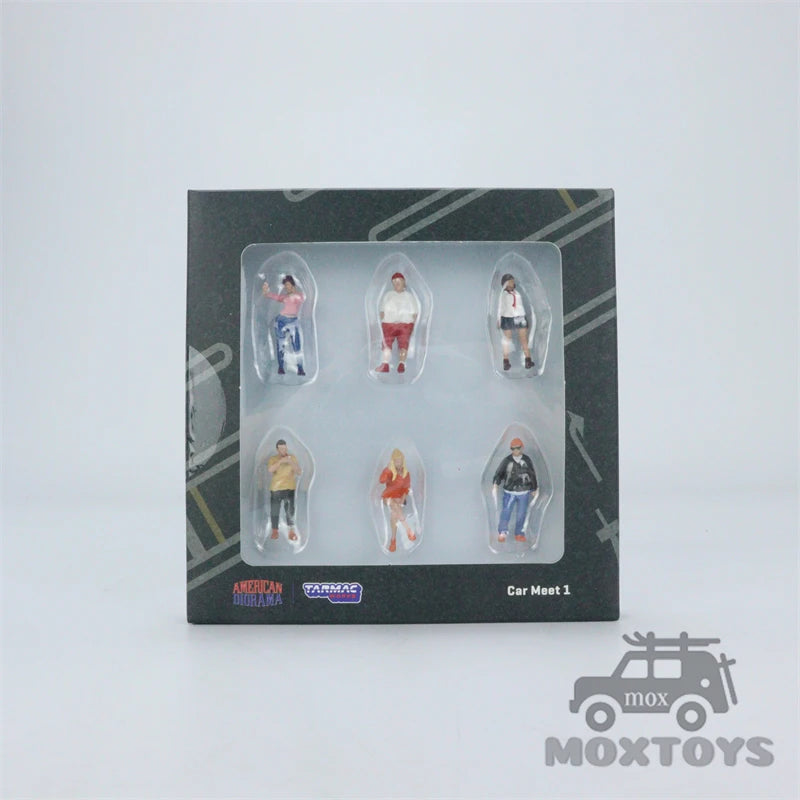 Tarmac Works 1:64 AD BTW Race Beach Girls Figure