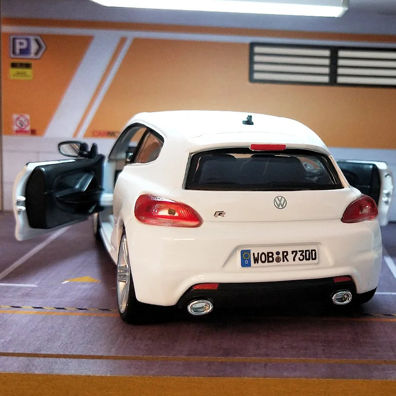 Bburago 1:24 Volkswagen Scirocco R White Diecast Model