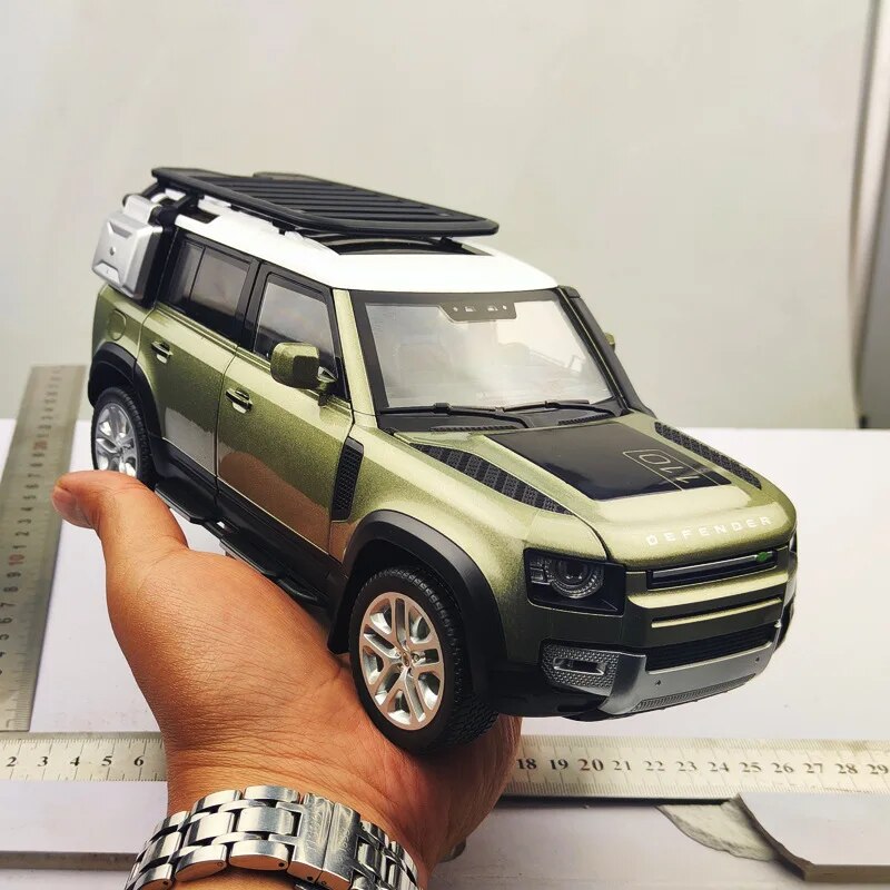 Big Size 1/18 Land Rover Defender Diecast Model