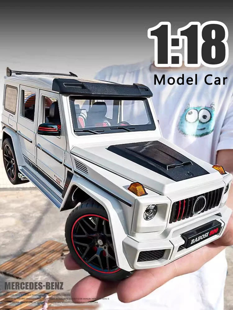 New 1:18 Benz G800 Diecast Model
