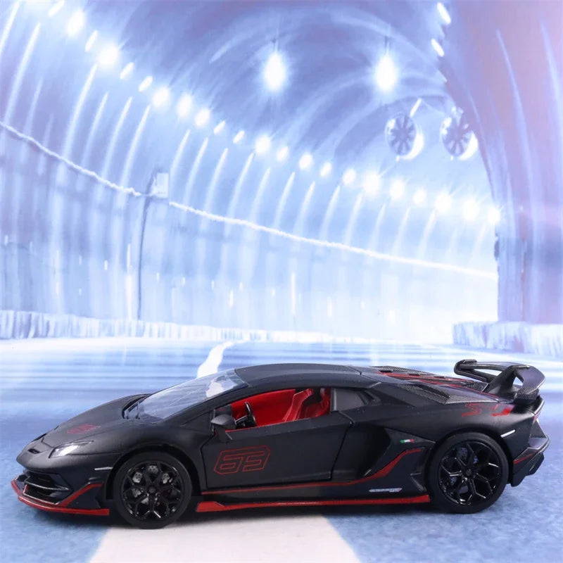 1:24 Lamborghini Aventador SVJ Diecast Model