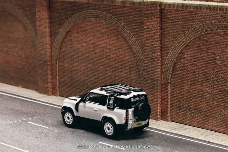 Tarmac Works 1:64 Land Rover Defender 90 White Metallic Diecast Model Car