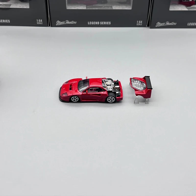 1:64 F40 LM Opened Hood Diecast Model