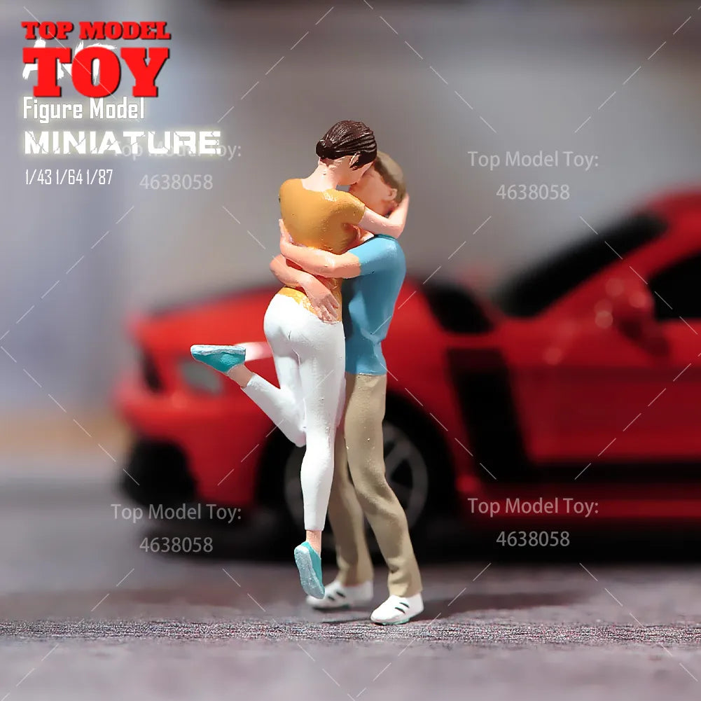 Painted Miniatures 1/64 1/43 1/87 Sweet Kissing Couples Male Female Scene Figure