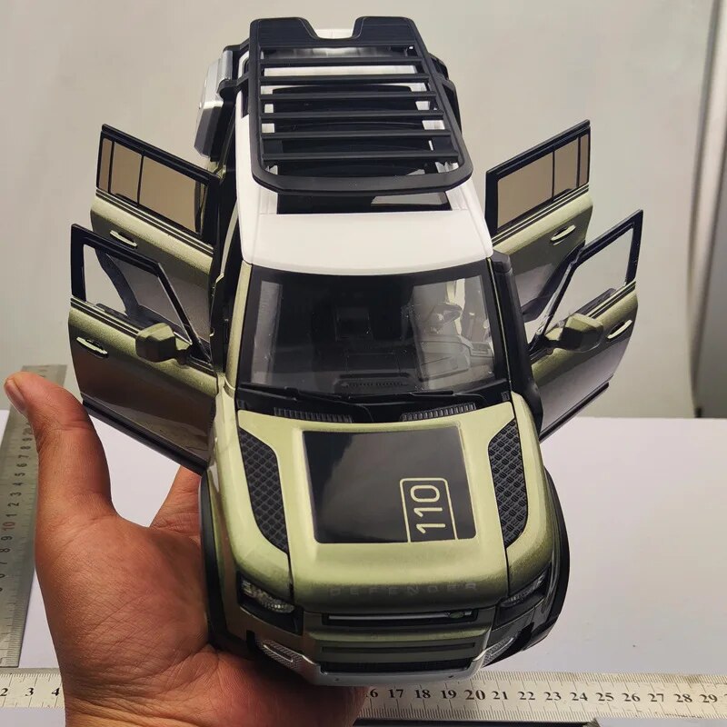 Big Size 1/18 Land Rover Defender Diecast Model