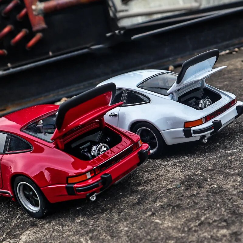 WELLY 1:24 1974 Porsche 911 Diecast Model