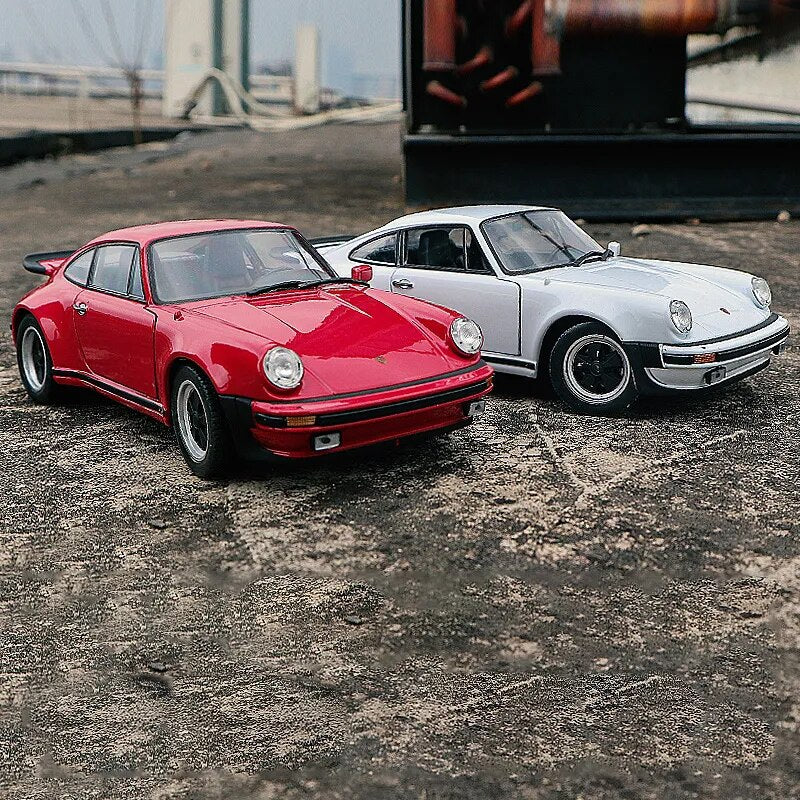 WELLY 1:24 1974 Porsche 911 Diecast Model