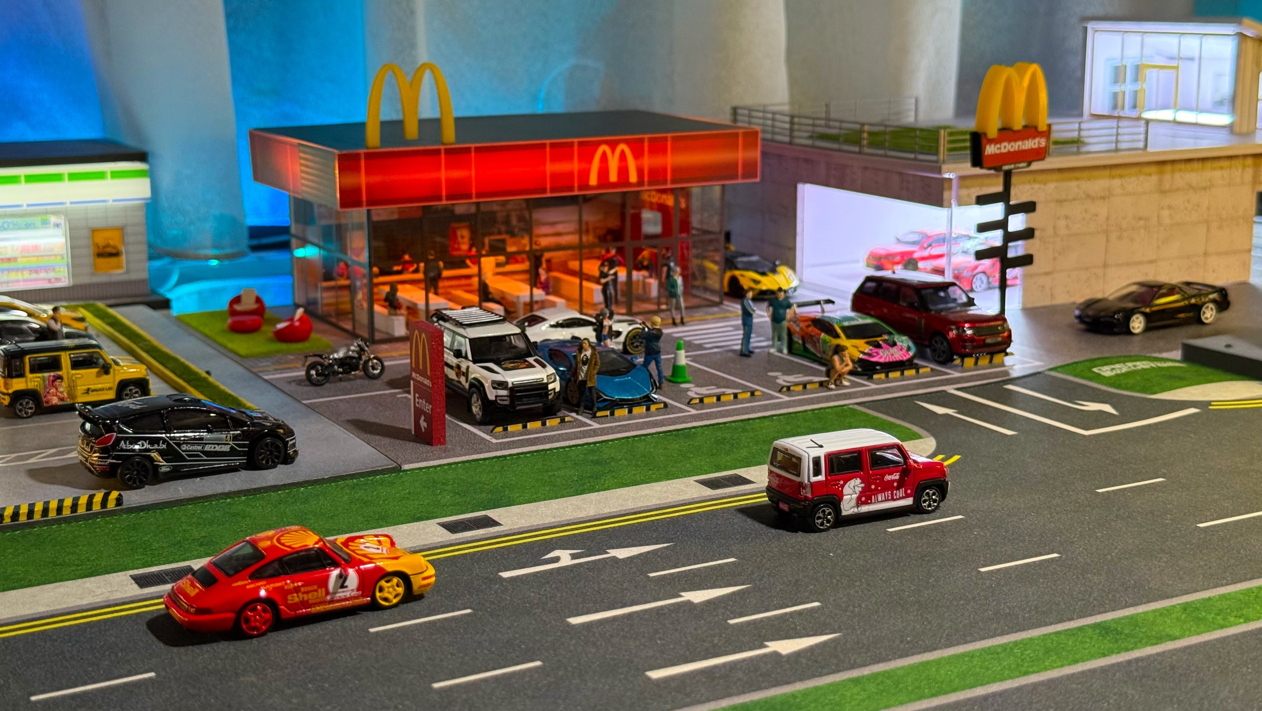 McDonalds Restaurant by MoreArt 1/64 Diorama – EVOSparks Diecast