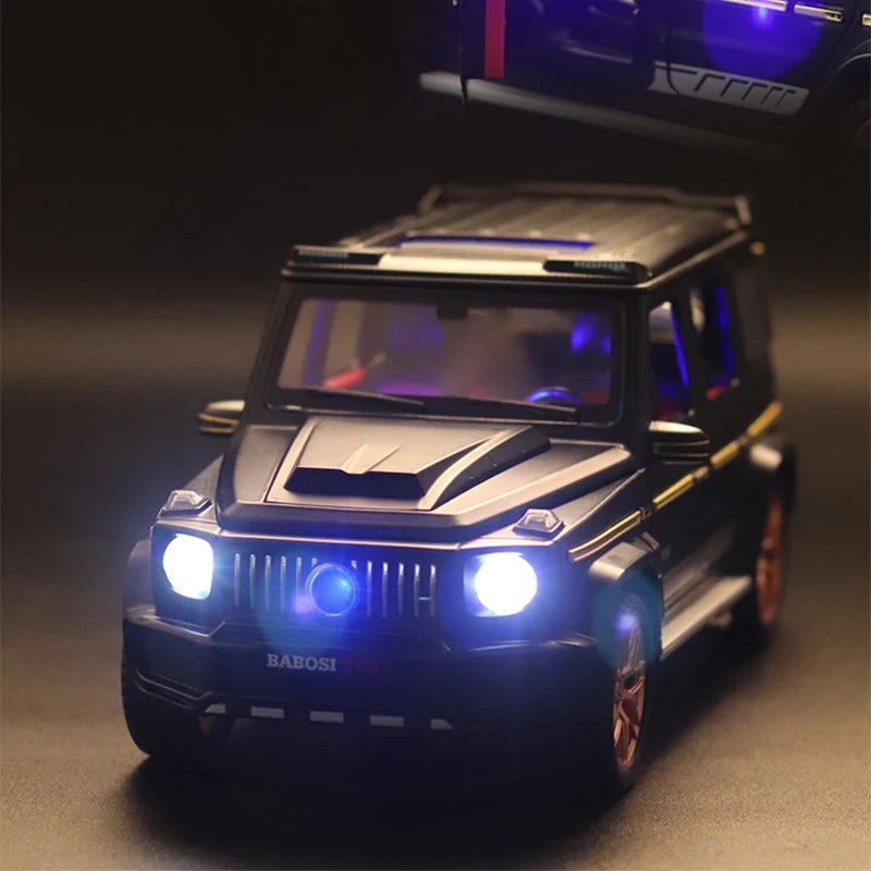 Large 1/18 Scale G700 SUV Off-road Diecast Car Model