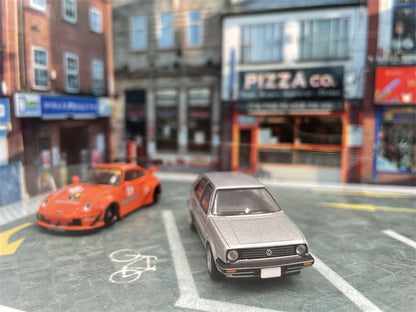 1:64 Diorama Backstreet Plaza /Christmas graffiti /Old Factory Warehouse RWB Parking lot Diorama