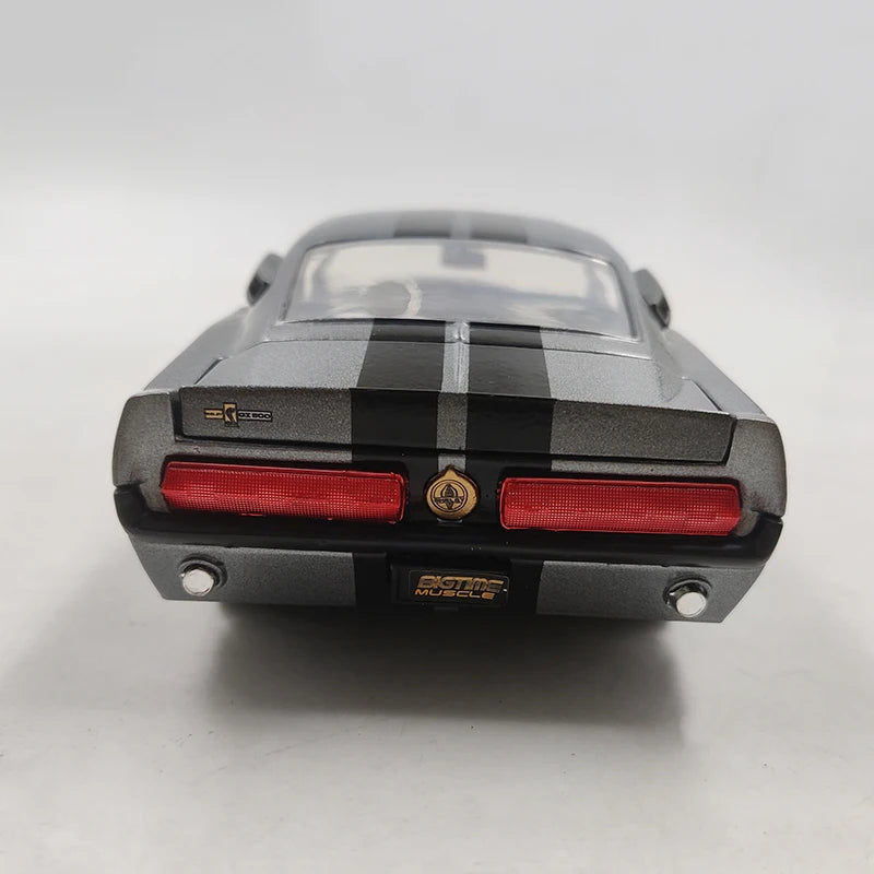JADA 1:24 Scale Ford Mustang Shelby GT500 Diecast Model