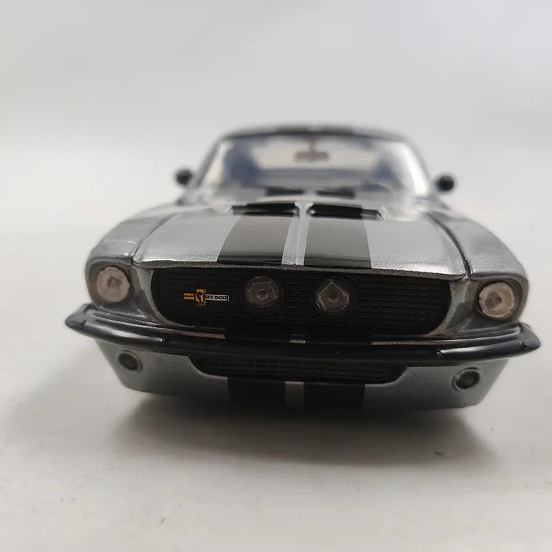 JADA 1:24 Scale Ford Mustang Shelby GT500 Diecast Model