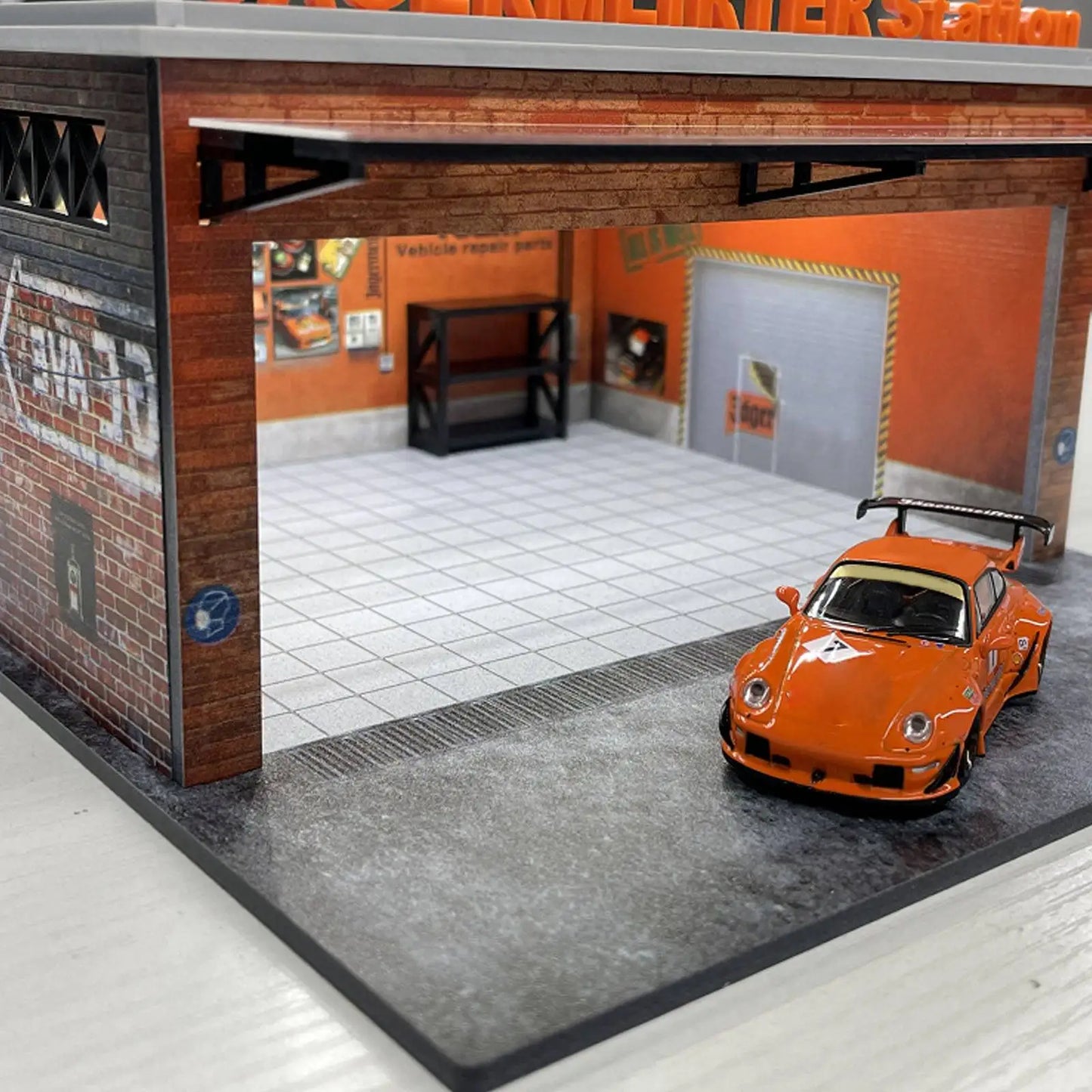 New Assemble Diorama 1:64 LED Lighting Garage Model Car Parking Station