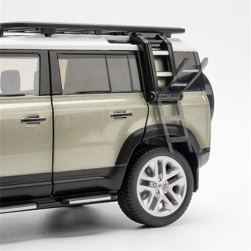 1/18 Range Rover Defender SUV Diecast Car Model